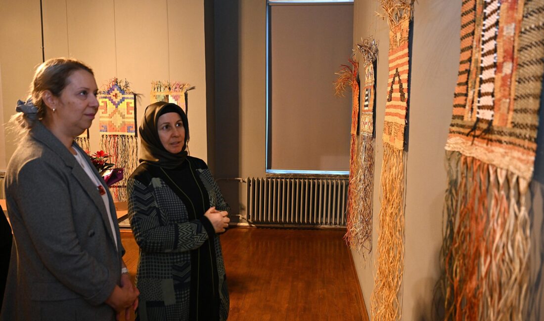 Sergi açılışına GSF Dekanı Prof. Dr. Şerife Ebru Okuyucu, Dekan