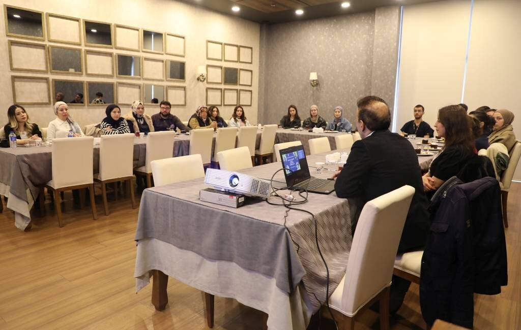 AFSÜ Hastanesi Gebe Okulu Sorumlu Hekimi Prof. Dr. Fatih Çelik’in