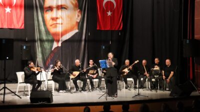 Sanatın birleştirici gücünün hissedildiği geceye Dinar Belediye Başkanı Veysel Topçu