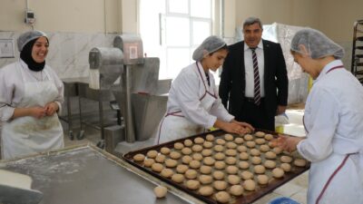 Projenin ekmek üretimini üstlenen Yusuf Özer Mesleki ve Teknik Anadolu