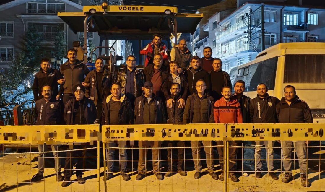 Proje kapsamında ilçede 15 bin metrekarelik alanda sıcak asfalt serimi