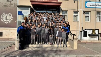 Etkinlikte emniyet görevlileri; 112 Acil Çağrı Hattı’nın doğru kullanımı, trafikte