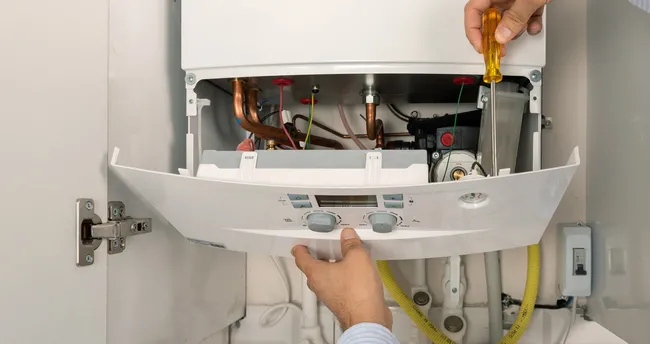 Olay, Kula’nın yeni taşındığı dairesindeki kombi arızası için internette servis