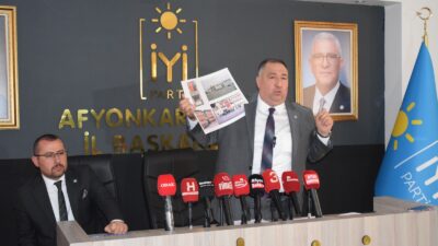 İYİ Parti Afyonkarahisar İl Başkanı Muhammet Mısırlıoğlu, il başkanlığında düzenlediği