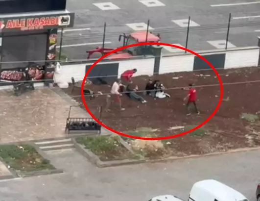 Diyarbakır Kayapınar ilçesi Talaytepe Mahallesi Diclekent Bulvarı’ndaki kasap dükkanında, iki