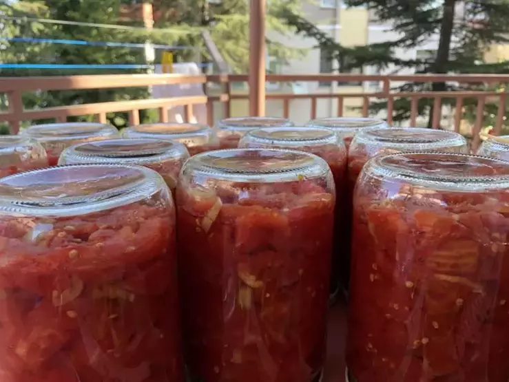 Ev yapımı konservelerde özellikle domates, biber, patlıcan ve turşu gibi