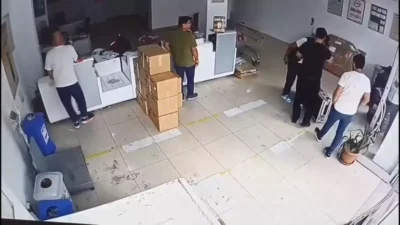 İstanbul’da kargo bekleyen vatandaşları arayarak kendini görevli gibi tanıtan şüpheli,