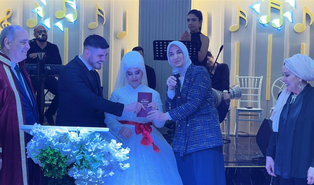 Afyonkarahisar Valisi Doç. Dr. Kübra Güran Yiğitbaşı’nın da katıldığı törende,