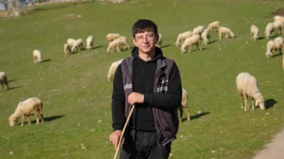 Furkan Aşık, üniversitede Mimari Restorasyon bölümünü tamamladıktan sonra baba ocağı