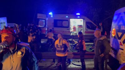 Bursa Osmangazi ilçesindeki Dürdane mevkisinde, aynı istikamette seyreden dört servis