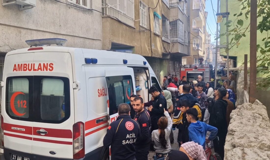 Öğle saatlerinde Diyarbakır Bağlar’da 5 katlı apartmanın son katındaki dairede