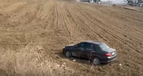 Kaza, saat 12.30 sıralarında Akhisar mahallesindeki stabilize yol üzerinde gerçekleşti.