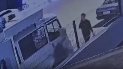 Olay, Alanya’nın Cumhuriyet Mahallesi’nde dün akşam saatlerinde meydana geldi. Yolda