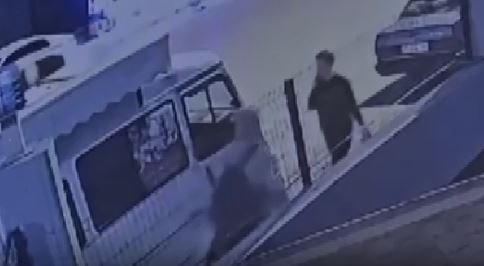 Olay, Alanya’nın Cumhuriyet Mahallesi’nde dün akşam saatlerinde meydana geldi. Yolda