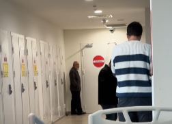 Beyoğlu Ömer Avni Mahallesi’ndeki bir kafede arkadaşlarıyla bulunan Ayben Ö.T.,