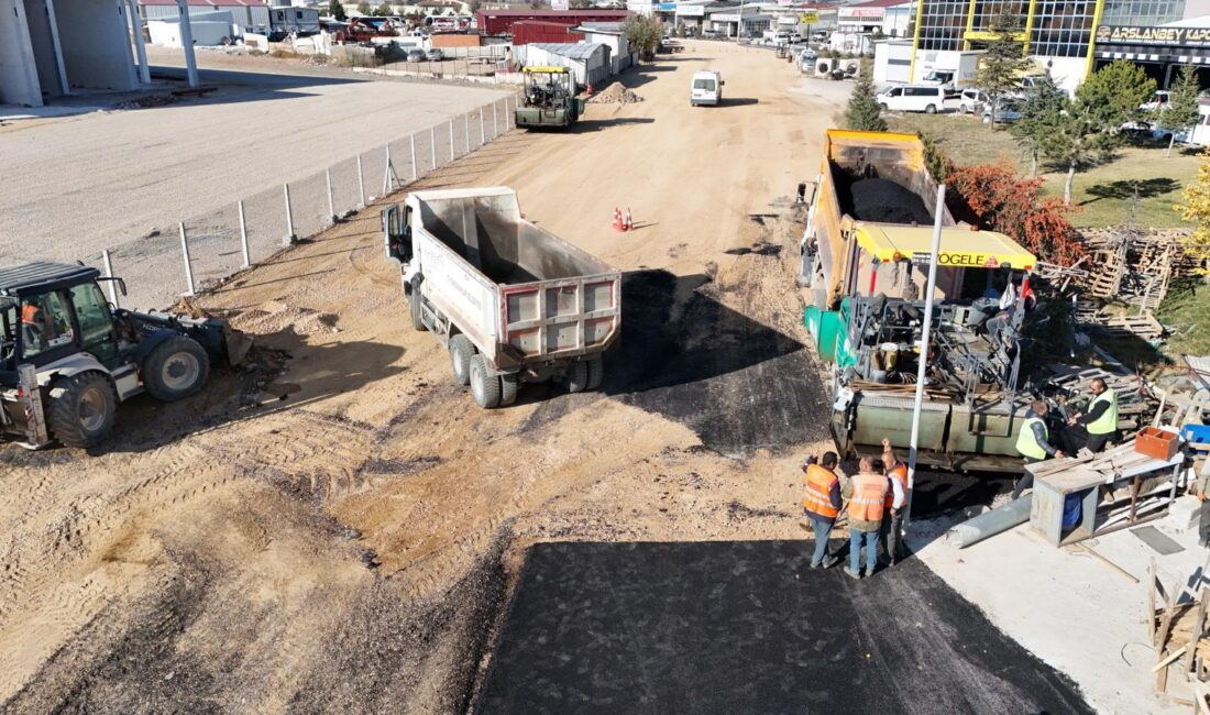 Altyapı çalışmalarının tamamlanmasının ardından şimdi sıra asfalt çalışmalarına geldi. Afyonkarahisar