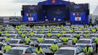 Tören, İçişleri Bakanı Ali Yerlikaya öncülüğünde organize edildi. Programa bakan