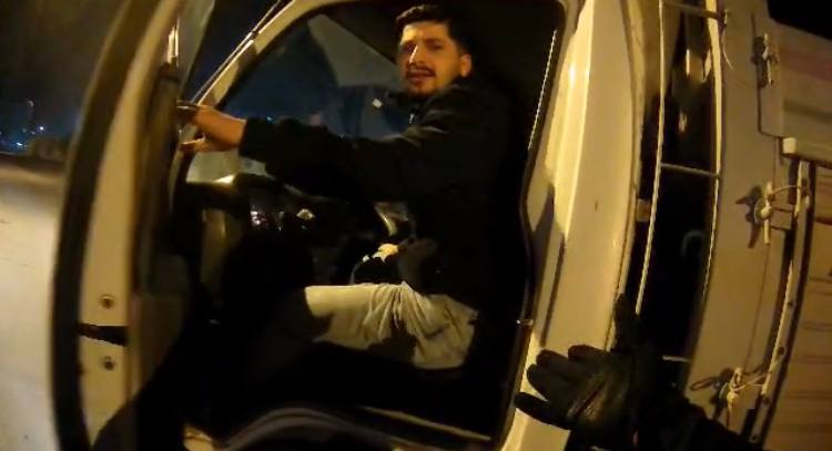 Olay, İstanbul Arnavutköy-Bolluca yolunda gece saatlerinde meydana geldi. İddiaya göre,