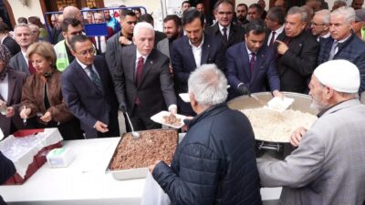 İstanbul Valisi Davut Gül, Bağcılar Belediye Başkanı Yasin Yıldız ve