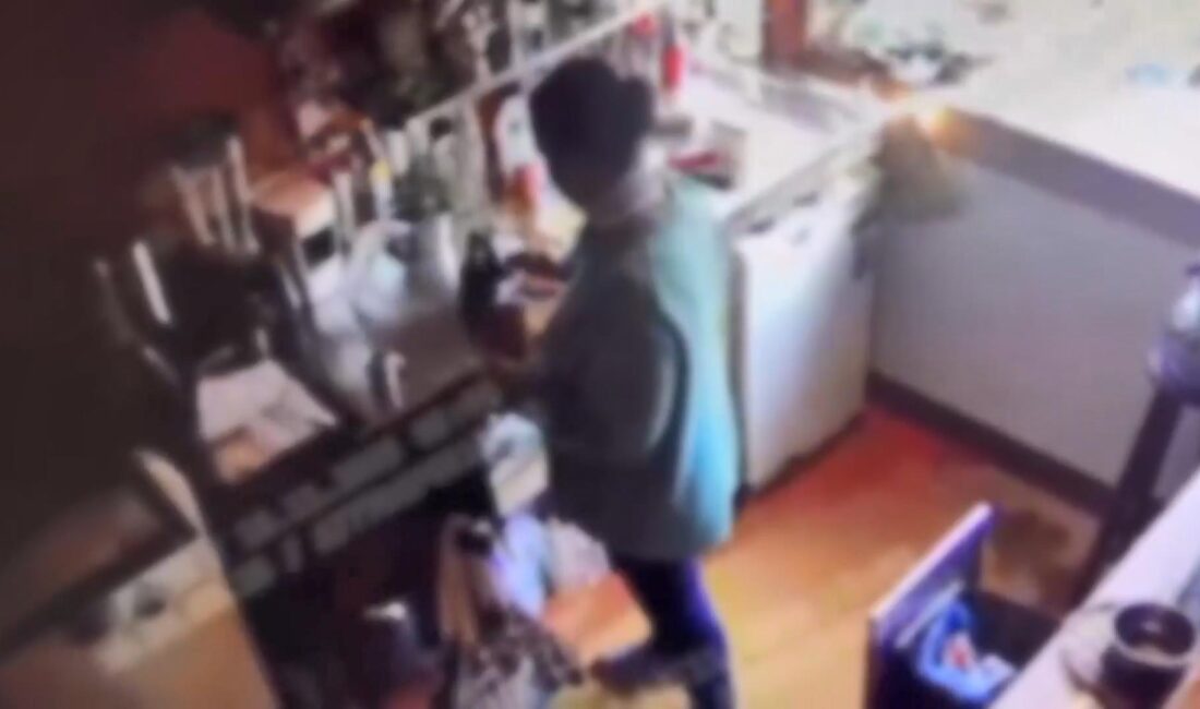 Beyoğlu Ömer Avni Mahallesi’nde 17 Kasım Pazartesi saat 13.00 sıralarında,