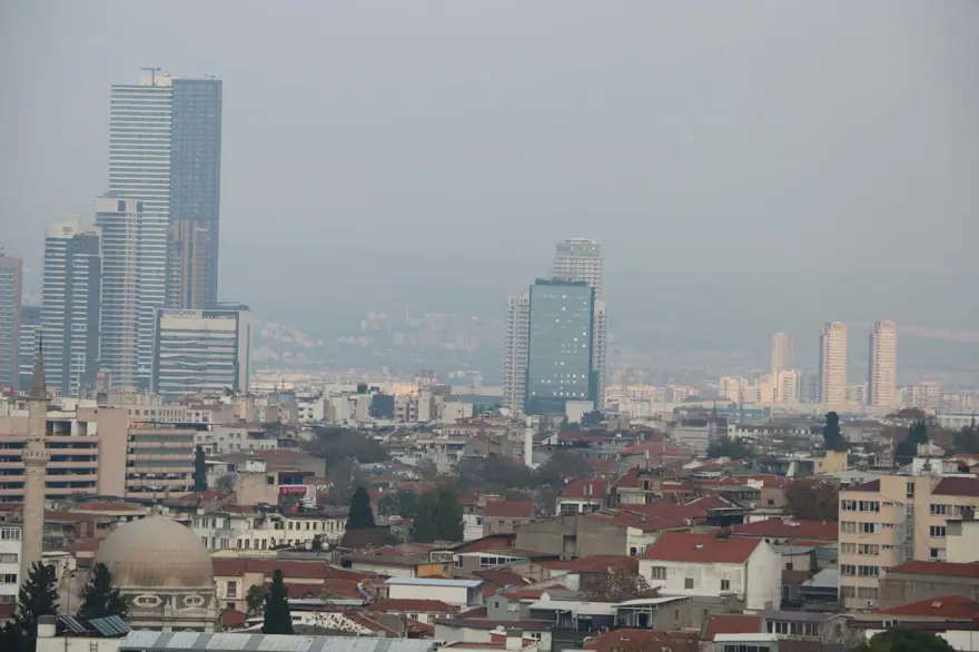 İzmir’de sanayi faaliyetleri, artan trafik yoğunluğu ve ısınma kaynaklı emisyonlar