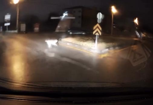 Paşaköy Mahallesi’nde meydana gelen olayda, evine gitmekte olan genç, bir