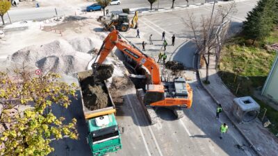 Belediye ekipleri, bölgedeki mevcut hatları Ø1200 milimetre çapında, buhar kürlü,