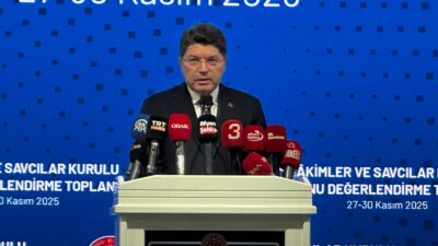 Toplantı kapsamında kamera karşısına geçen Bakan Tunç, yargı hizmetlerinin genel