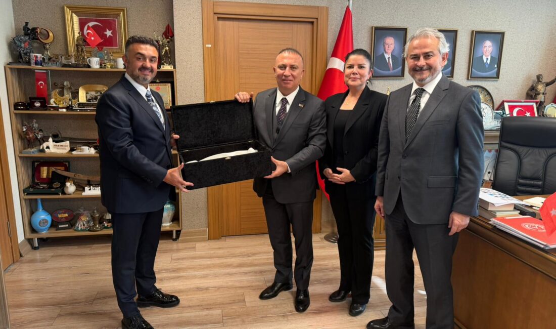 Kanal 3 Yönetim Kurulu Başkanı Kadir Sayın, Genel Müdür Selcen