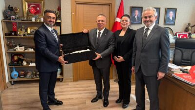 Kanal 3 Yönetim Kurulu Başkanı Kadir Sayın, Genel Müdür Selcen