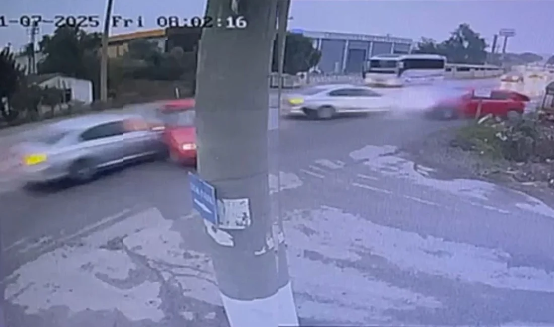 Kaza, sabah saatlerinde Ulucak Kemalpaşa Caddesi üzerinde meydana geldi. Edinilen