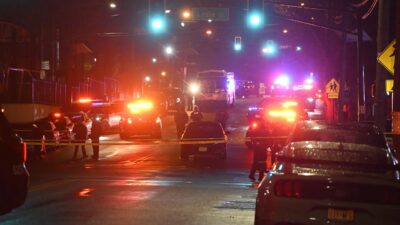 New Jersey eyaletinin Newark kentinde, kimliği belirsiz kişi ya da