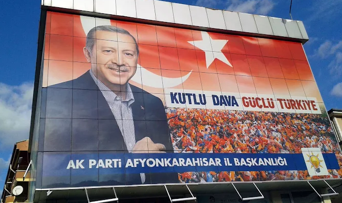 Yapılan açıklamada, gazeteciliğin kamuoyunu doğru bilgilendirme sorumluluğu taşıyan onurlu bir