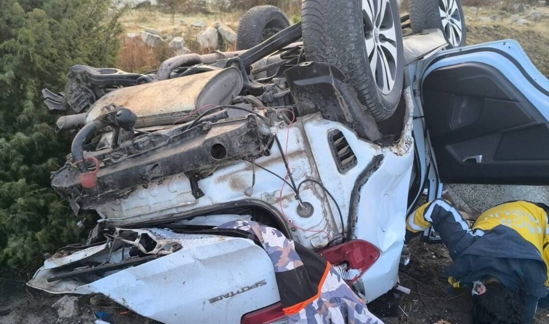 AFYONKARAHİSAR (AA) – Afyonkarahisar'ın İhsaniye ilçesinde devrilen otomobildeki 1 kişi