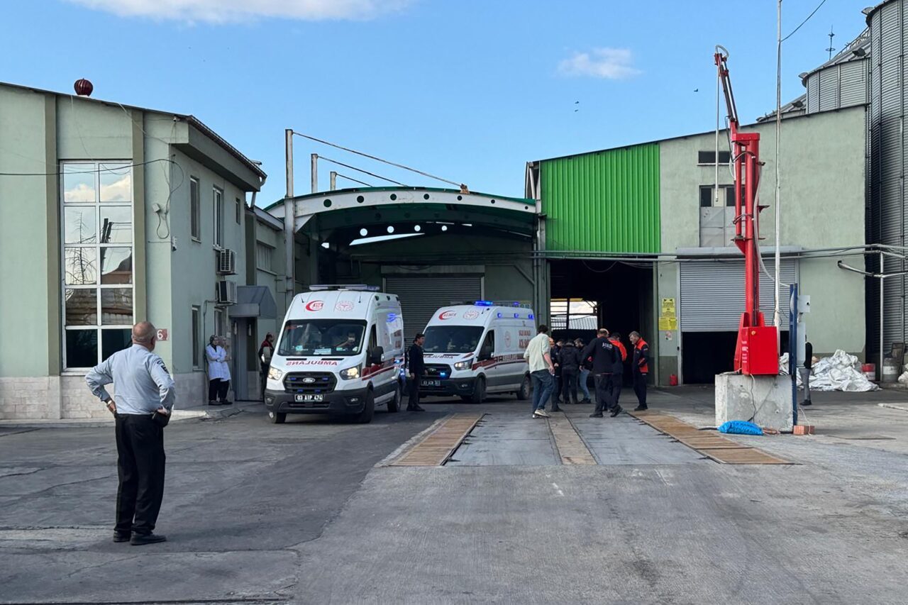 AFYONKARAHİSAR (AA) – Afyonkarahisar'da yağ fabrikasında meydana gelen patlamada 10