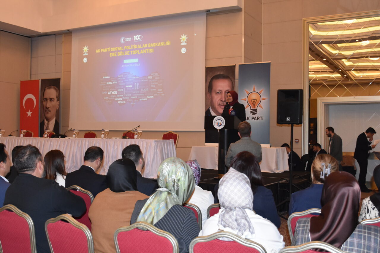 - "Cumhurbaşkanının ifade ettiği gibi iç cephemizi muhkem kılarak, Türkiye'de