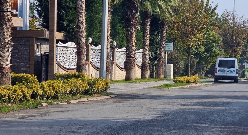 Olay, sabah saat 10.30 sıralarında Sapanca’nın Rüstempaşa Mahallesi İpekyolu Caddesi
