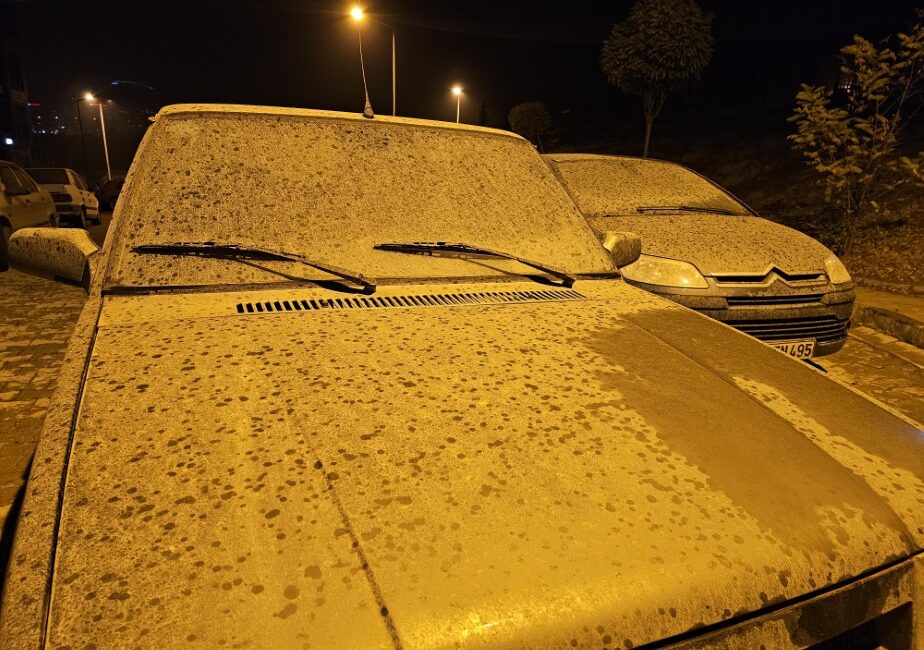 Meteoroloji 13. Bölge Müdürlüğü’nün uyarısının ardından gece saatlerinde başlayan sağanak