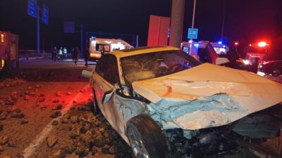 Çorum-Yozgat çevre yolu Zile Kavşağı’nda, Zile istikametinde ilerleyen otomobil ile