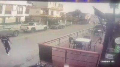 Muratpaşa ilçesinde bir apart otelin kafesinde meydana gelen olayda, yabancı