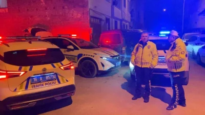 Bursa’da trafik ekipleri şüphelendikleri minibüs sürücüsüne dur ihtarında bulundu ancak