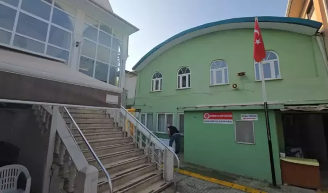 Olay, saat 04.00 sıralarında Güzelyalı Mahallesi’ndeki Duran Camisi’nde meydana geldi.