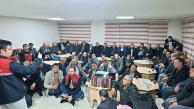 Afyonkarahisar İl Tarım ve Orman Müdürlüğü tarafından çiftçilere yönelik gerçekleştirilen