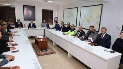 Afyonkarahisar’ın Dinar ilçesinde kış tedbirleri ile ilgili yapılan toplantıda alınacak