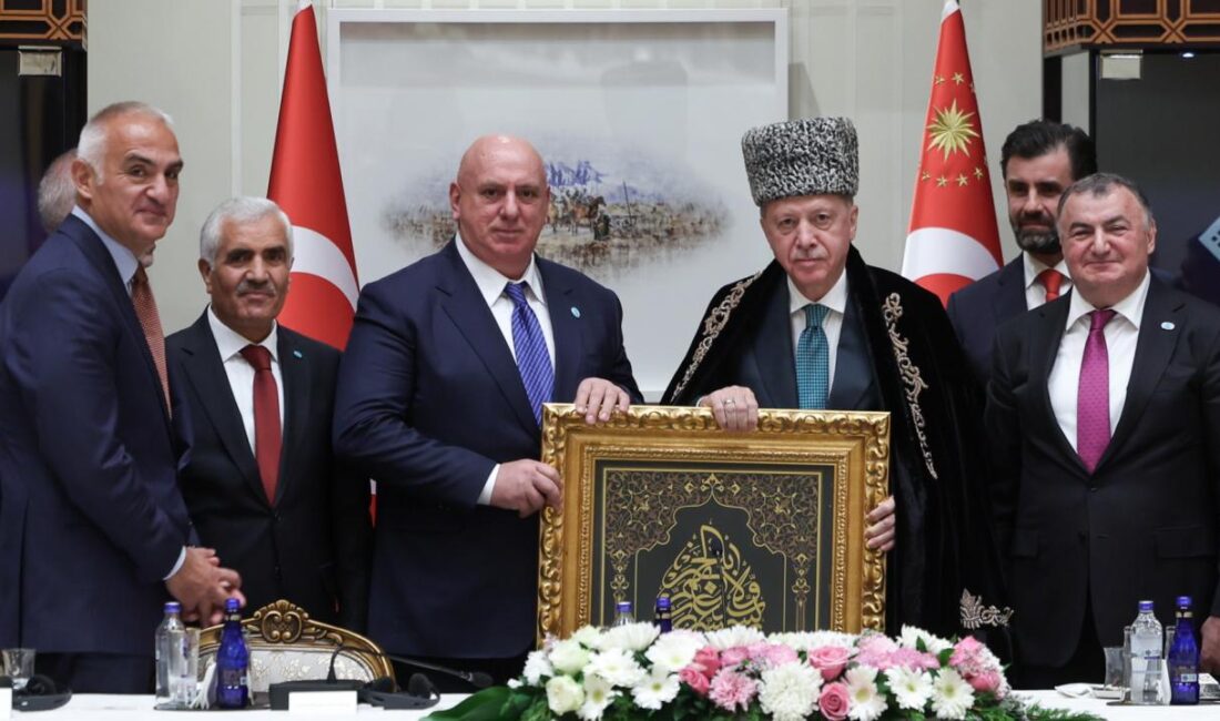 Cumhurbaşkanı Erdoğan, Cumhurbaşkanlığı Külliyesi’nde, Dünya Ahıskalı Türkler Birliği (DATÜB) Heyetini