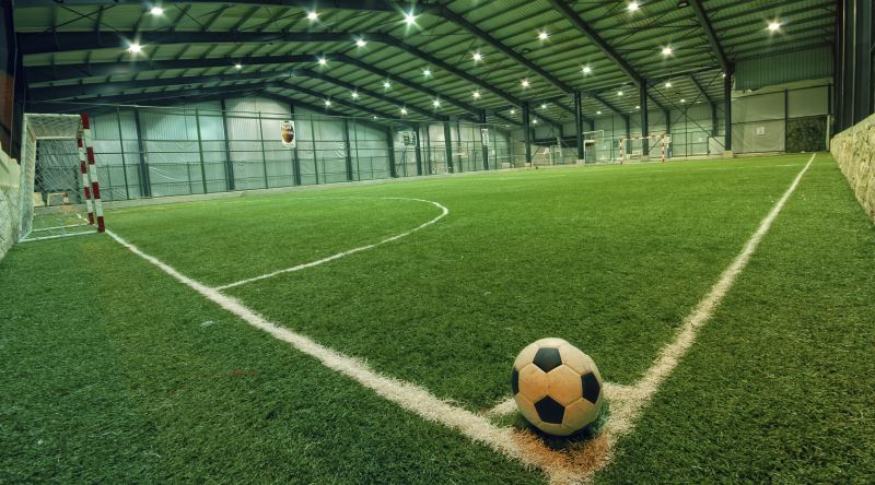 Bursa’da 35 yaşındaki Sinan Kurtoğlu, arkadaşlarıyla halı sahada futbol oynadığı