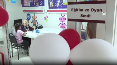 İzmir’de tedavileri devam eden ve bu nedenle okula gidemeyen öğrenciler,