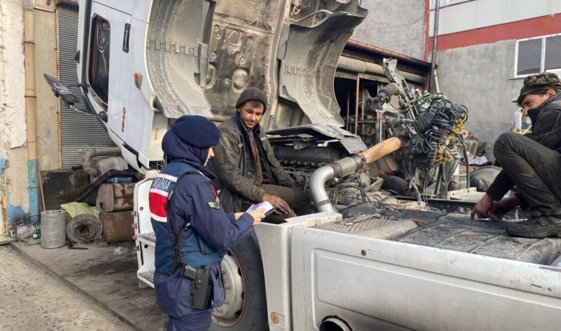 Afyonkarahisar İl Jandarma Komutanlığı ekipleri tarafından il genelinde vatandaşlara yönelik