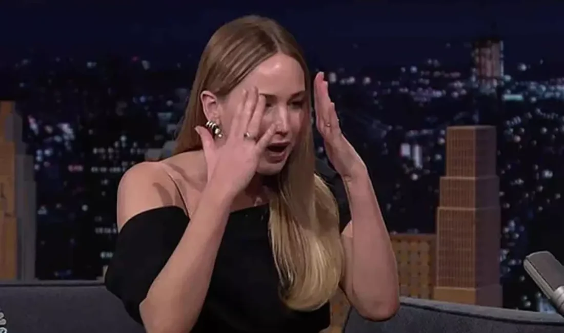 Oscar ödüllü oyuncu Jennifer Lawrence, The Tonight Show programında sunucu