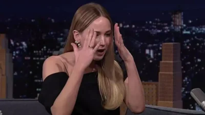Oscar ödüllü oyuncu Jennifer Lawrence, The Tonight Show programında sunucu